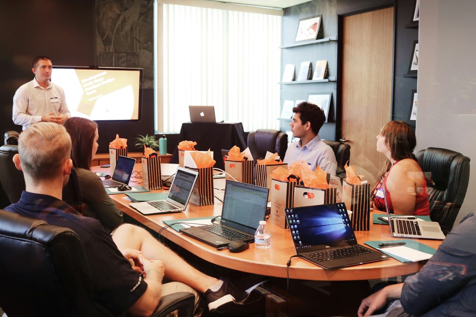 Photograph representing the Technology Consulting service